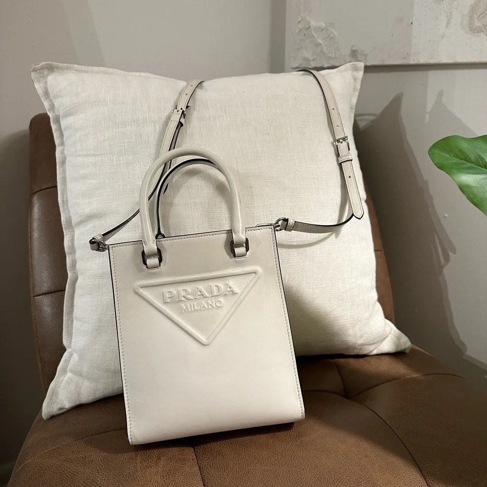 Prada white leather handbag authentic - Picture 4 of 10